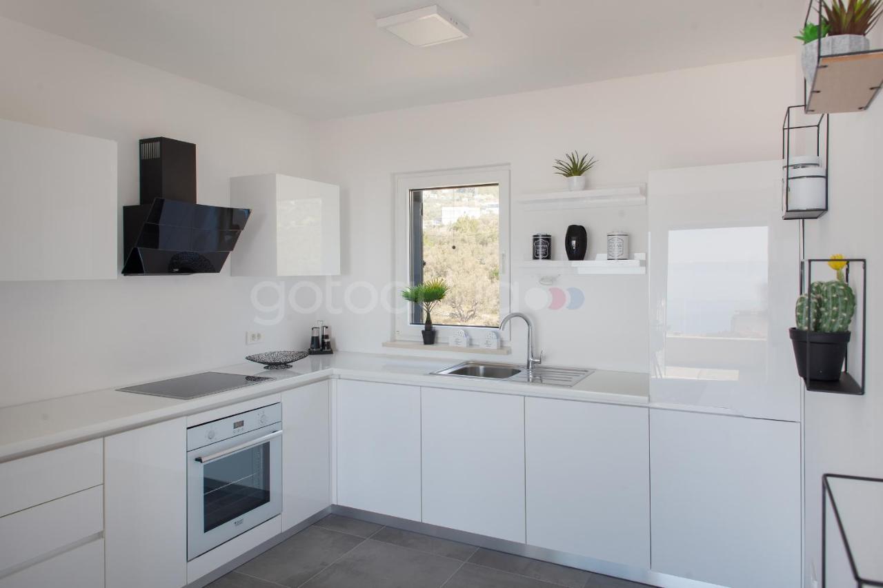 Luxury Apartment Sofia -Free Beach Parking Makarska Extérieur photo