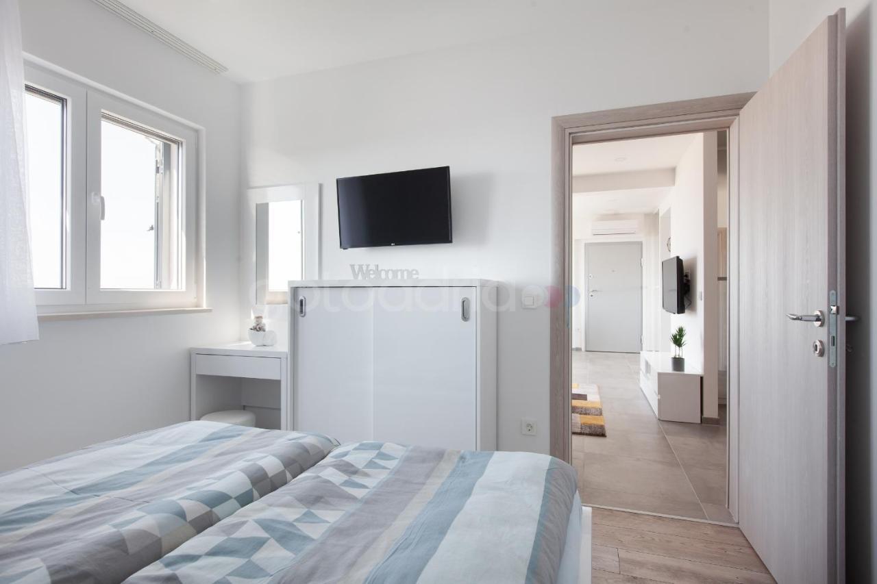 Luxury Apartment Sofia -Free Beach Parking Makarska Extérieur photo